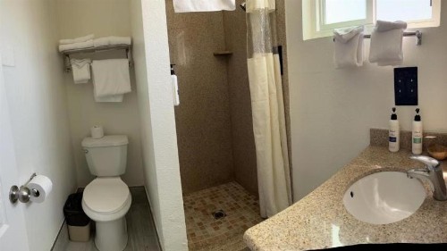 Ocean Palms Motel - image 11