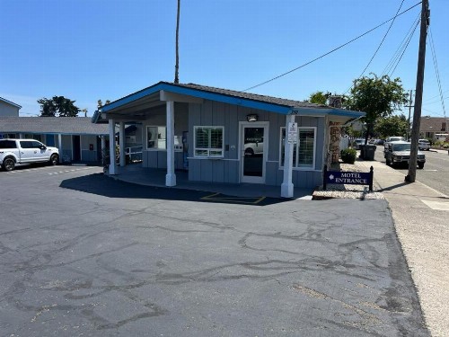 Ocean Palms Motel - image 13