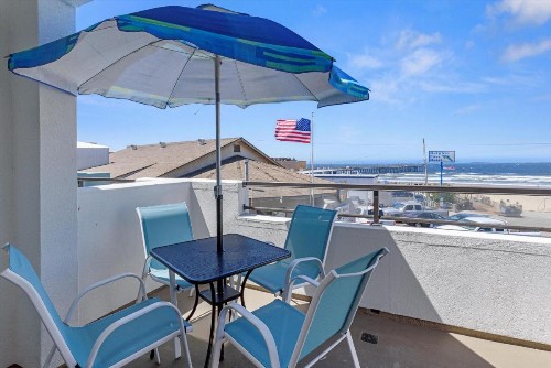 Beach House Inn & Suites - image 11