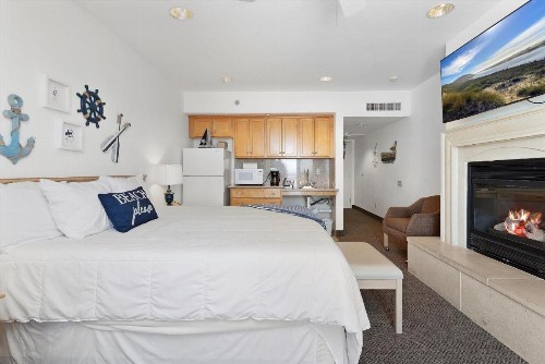 Beach House Inn & Suites - image 17