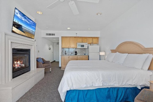 Beach House Inn & Suites - image 23