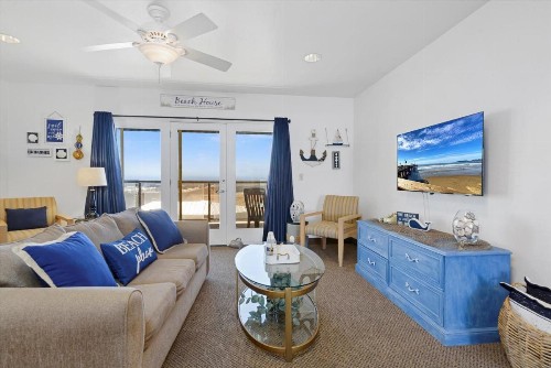 Beach House Inn & Suites - image 32