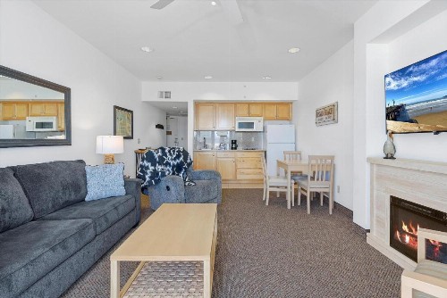 Beach House Inn & Suites - image 39