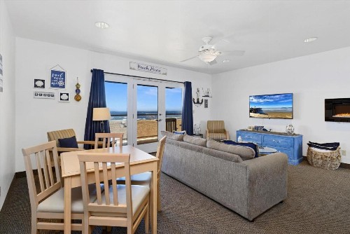 Beach House Inn & Suites - image 43