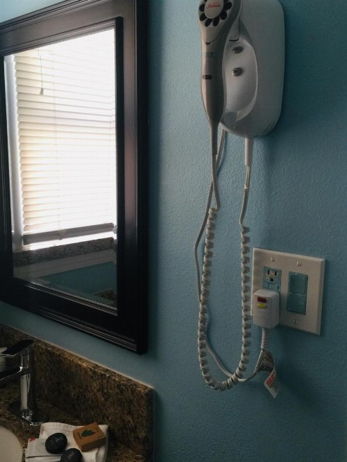 Dolphin Cove Motel - image 17