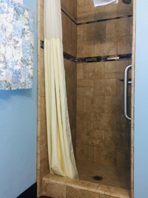 Dolphin Cove Motel - image 29