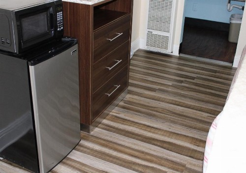 Dolphin Cove Motel - image 3