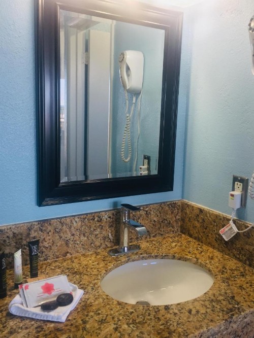 Dolphin Cove Motel - image 46