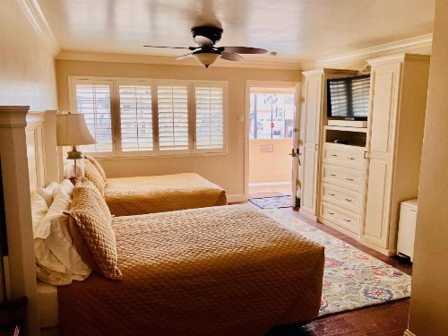 Beachcomber Inn - image 6