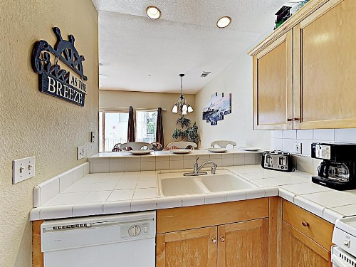 New Listing! Beach Gem With Balcony - Walk To Shore Condo - image 8