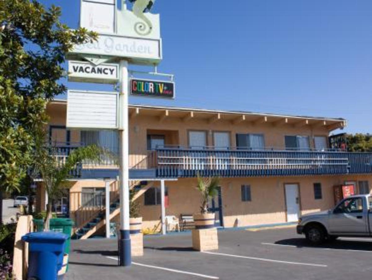 Sea Garden Motel - main image