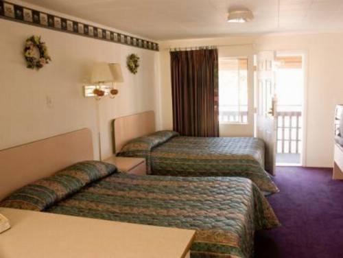 Sea Garden Motel - image 2