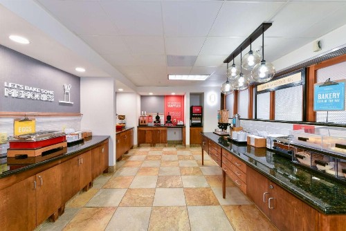 Hampton Inn & Suites Pittsburg - image 20