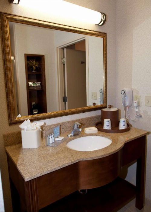 Hampton Inn & Suites Pittsburg - image 24