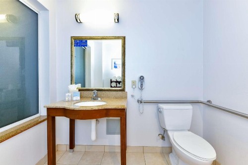 Hampton Inn & Suites Pittsburg - image 3