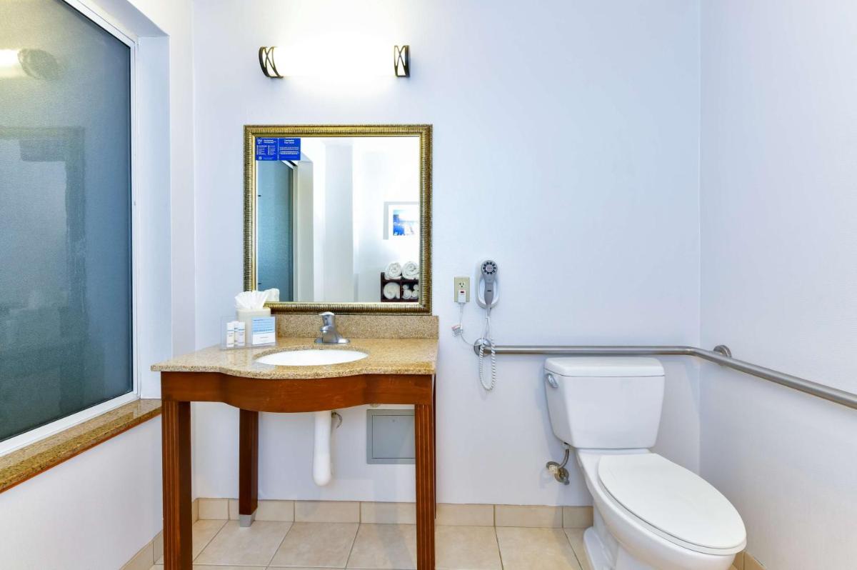 Hampton Inn & Suites Pittsburg - image 3