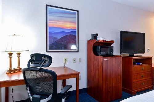Hampton Inn & Suites Pittsburg - image 33