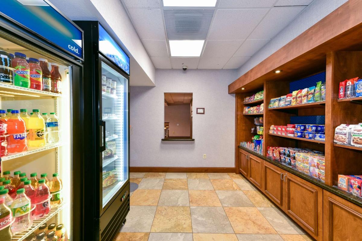 Hampton Inn & Suites Pittsburg - image 4
