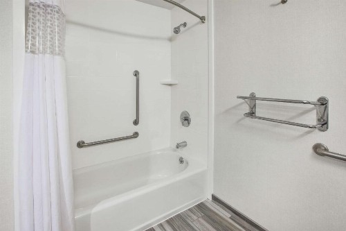 Hampton Inn Pittsburgh University Medical Center - image 24