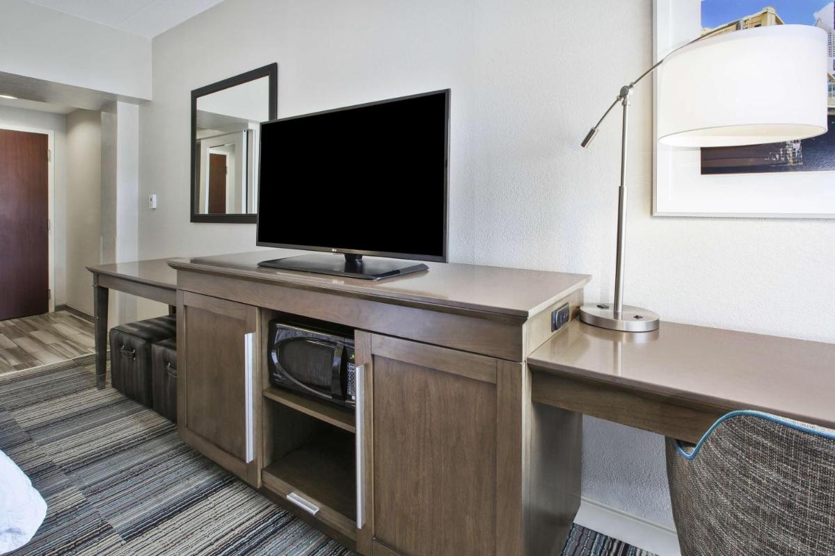 Hampton Inn Pittsburgh University Medical Center - image 5