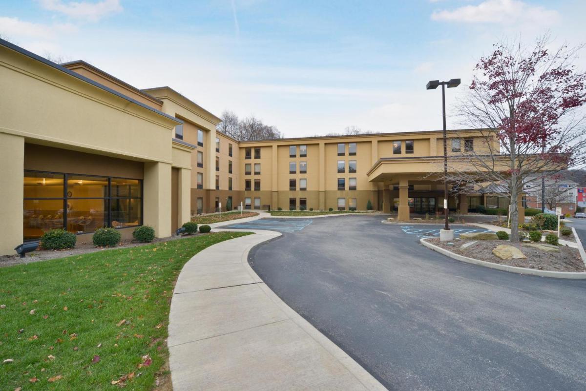 Pittsburgh-McKnight Rd Hotel - main image