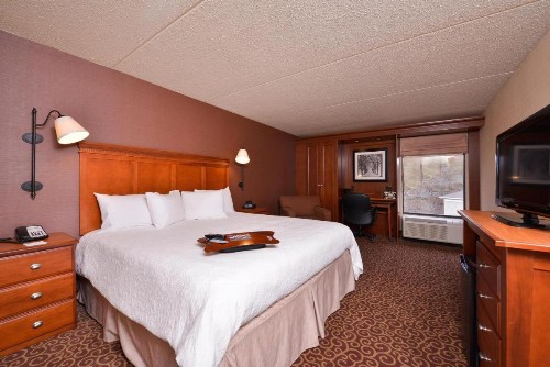 Pittsburgh-McKnight Rd Hotel - image 22