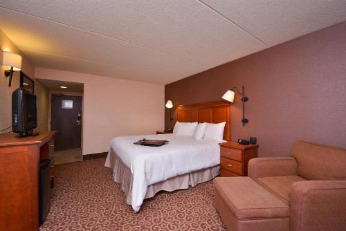 Pittsburgh-McKnight Rd Hotel - image 27