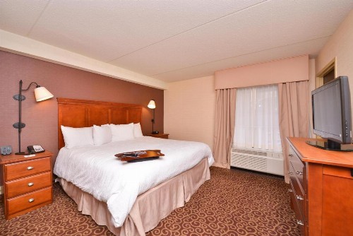 Pittsburgh-McKnight Rd Hotel - image 3