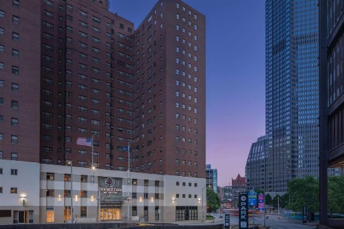 DoubleTree by Hilton Hotel & Suites Pittsburgh Downtown