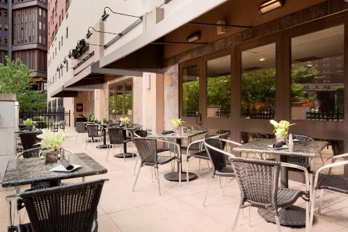 DoubleTree by Hilton Hotel & Suites Pittsburgh Downtown - image 12