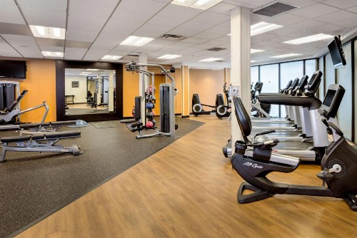 DoubleTree by Hilton Hotel & Suites Pittsburgh Downtown - image 23