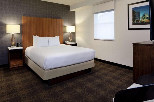 DoubleTree by Hilton Hotel & Suites Pittsburgh Downtown - image 29