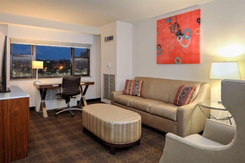 DoubleTree by Hilton Hotel & Suites Pittsburgh Downtown - image 32