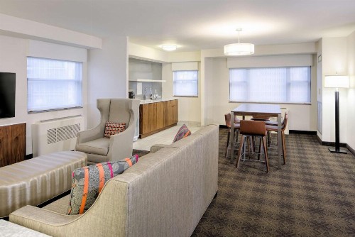 DoubleTree by Hilton Hotel & Suites Pittsburgh Downtown - image 39