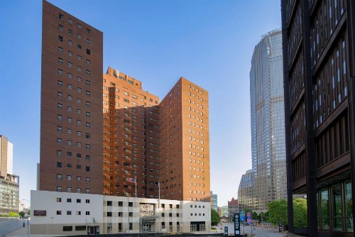 DoubleTree by Hilton Hotel & Suites Pittsburgh Downtown - image 4