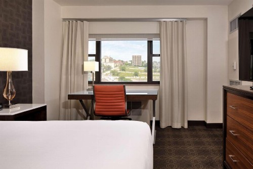 DoubleTree by Hilton Hotel & Suites Pittsburgh Downtown - image 43