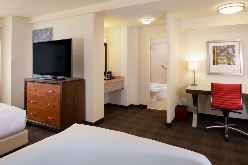 DoubleTree by Hilton Hotel & Suites Pittsburgh Downtown - image 46