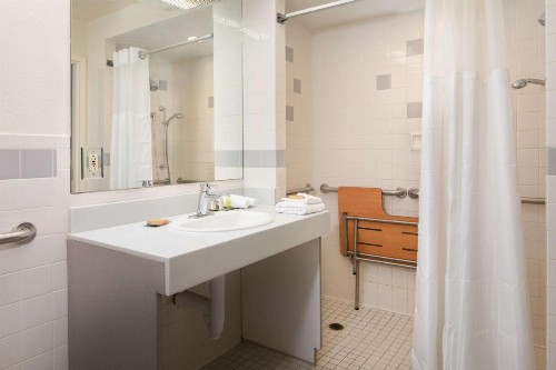 DoubleTree by Hilton Hotel & Suites Pittsburgh Downtown - image 48