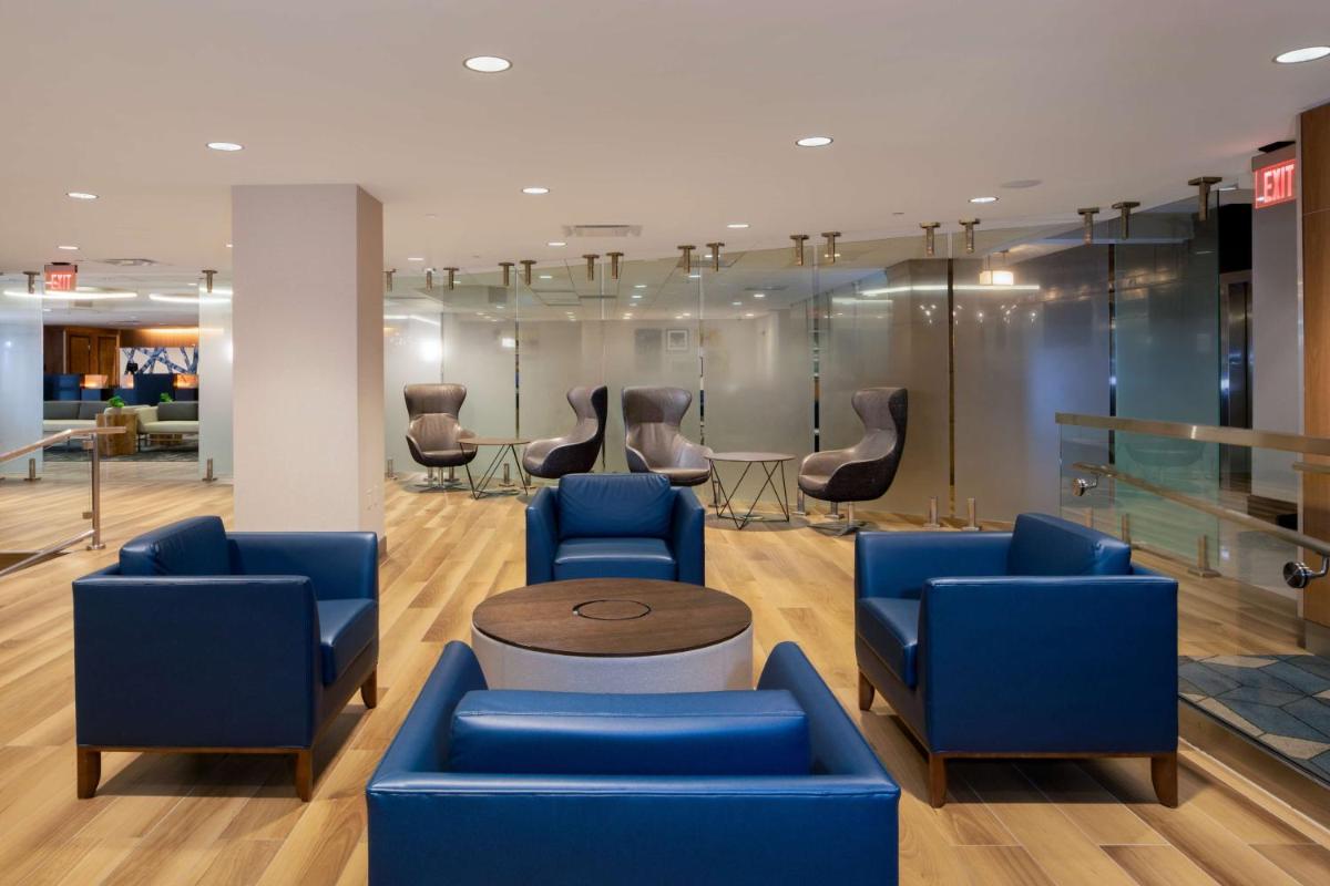 DoubleTree by Hilton Hotel & Suites Pittsburgh Downtown - image 6
