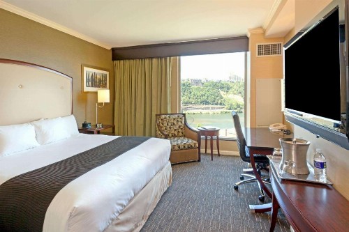 Wyndham Grand Pittsburgh - image 16