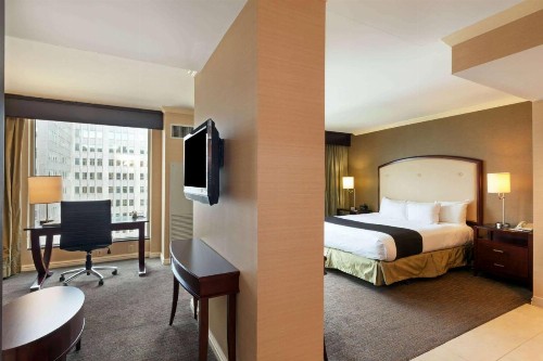 Wyndham Grand Pittsburgh - image 3
