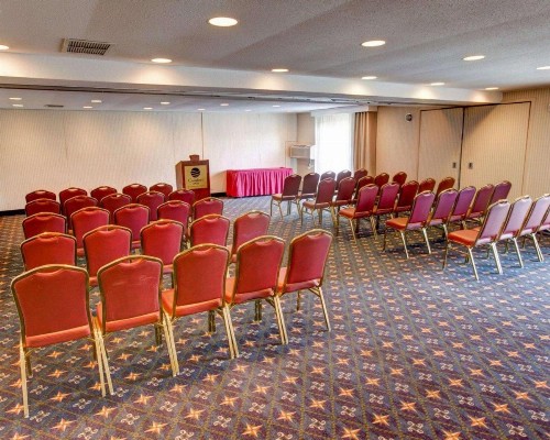 Comfort Inn Conference Center Pittsburgh - image 17
