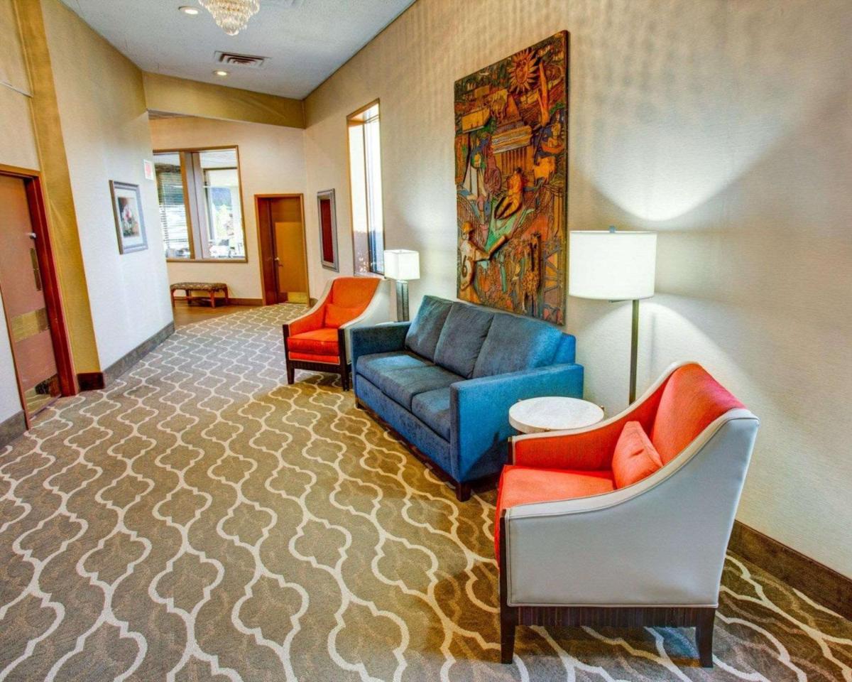 Comfort Inn Conference Center Pittsburgh - image 2