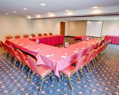 Comfort Inn Conference Center Pittsburgh - image 32