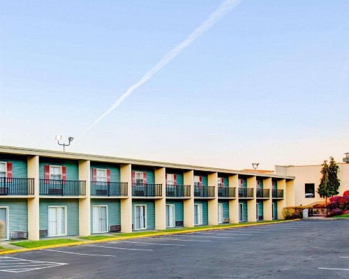 Comfort Inn Conference Center Pittsburgh - image 7