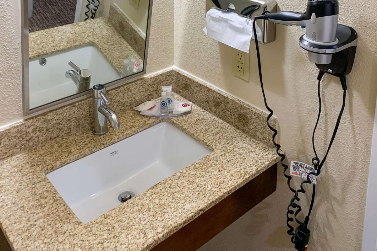 Comfort Inn Pittsburgh - image 4