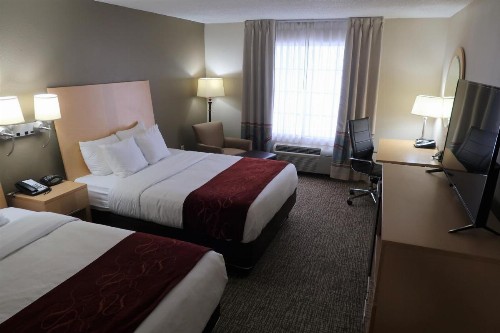 Comfort Suites Coraopolis - image 32