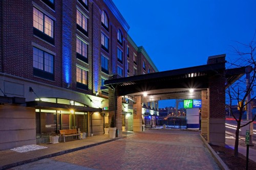 Holiday Inn Express Hotel & Suites Pittsburgh-South Side an IHG Hotel - image 8