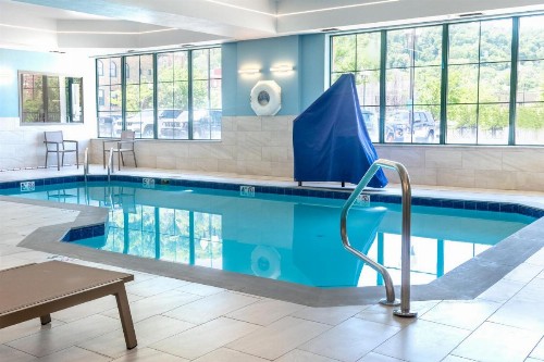 Holiday Inn Express Hotel & Suites Pittsburgh-South Side an IHG Hotel - image 15