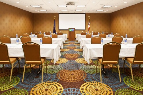Holiday Inn Express Hotel & Suites Pittsburgh Airport an IHG Hotel - image 16